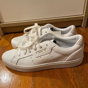 Adidas Women’s Sleek Sneakers in White, Size 6.5